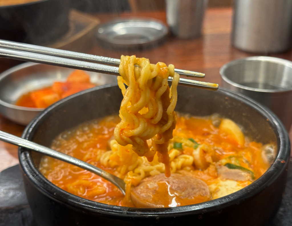 교대맛집 한국 돼지국밥맛집 Budae jjigae is a pork soup